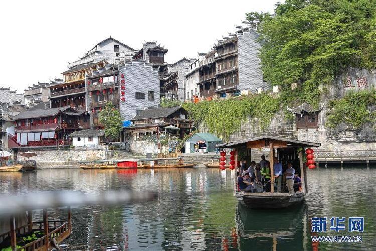 构建大模型为城市治理注入新活力